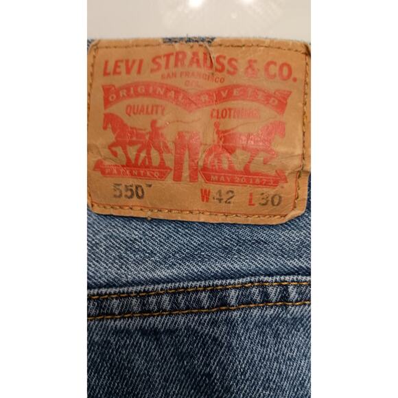 Rare Tag Levis 550 Mens Jeans 42W x 30L Denim relaxed fit Distressed - Picture 7 of 9